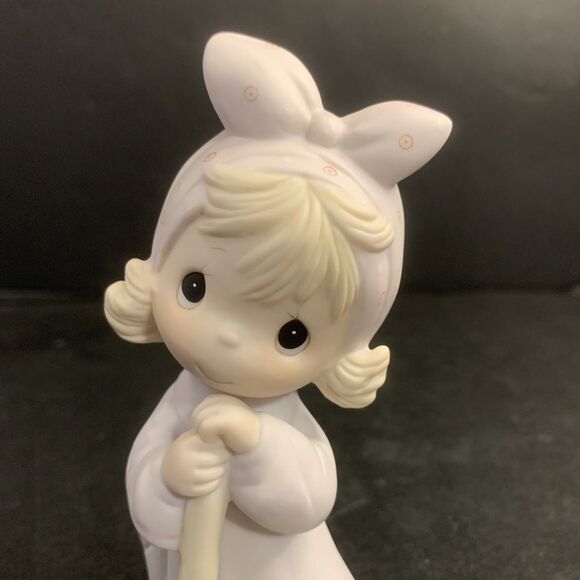 Vintage Enesco Precious Moments 1984 ISN'T HE PRECIOUS? Retired Figurine E-5379 - Picture 2 of 11